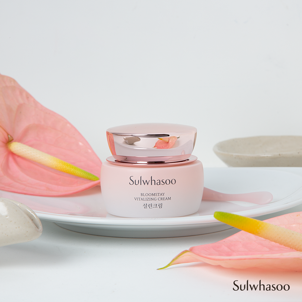 Sulwhasoo, Sulwhasoo Bloomstay Vitalizing Cream, Sulwhasoo Bloomstay Vitalizing Cream 50 ml., Sulwhasoo Bloomstay Vitalizing Cream รีวิว, Sulwhasoo Bloomstay Vitalizing Cream ราคา, Sulwhasoo Bloomstay Vitalizing Cream 50 ml. ครีมบำรุงผิว อานุภาพในการต้านอนุมูลอิสระในดอกพลัม มอบการบำรุงให้ผิวแน่น กระชับ มีชีวิตชีวามากยิ่งขึ้น