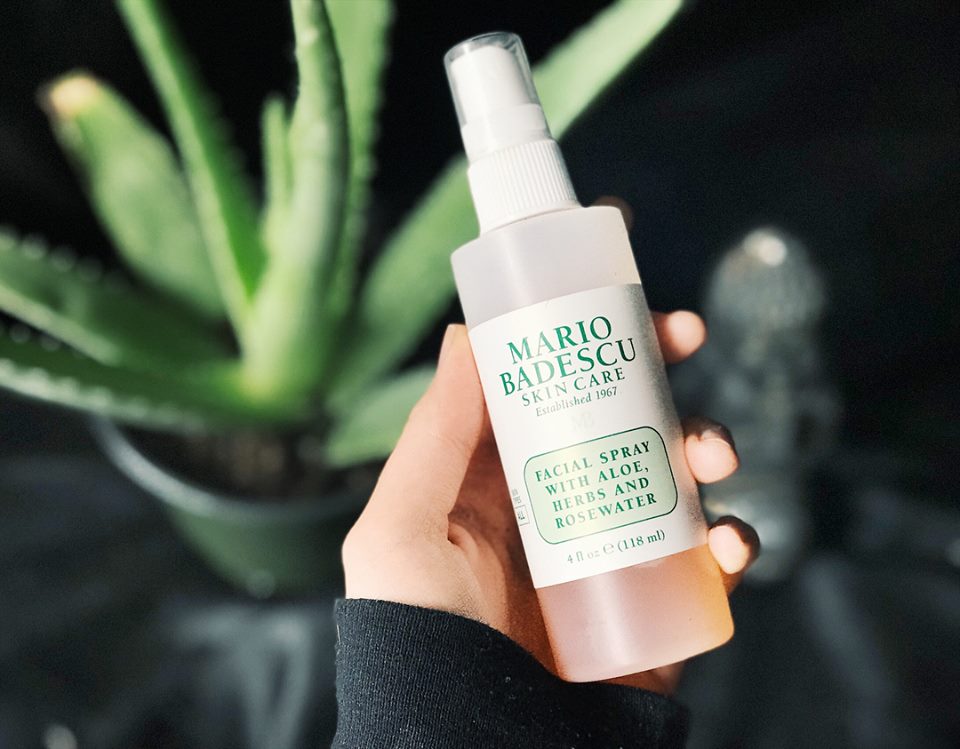 Mario Badescu, Mario Badescu Facial Spray With Aloe Herbs And Rosewater, Mario Badescu Facial Spray With Aloe Herbs And Rosewater รีวิว, Mario Badescu Facial Spray With Aloe Herbs And Rosewater ราคา, รีวิวสเปรย์น้ำแร่ Mario Badescu, Mario Badescu Facial Spray With Aloe Herbs And Rosewater 118 ml. สเปรย์น้ำแร่สารสกัดจากว่านหางจระเข้, สมุนไพร และน้ำกุหลาบ ช่วยเติมความนุ่ม ชุ่มชื้นให้กลับคืนมาสู่ผิว