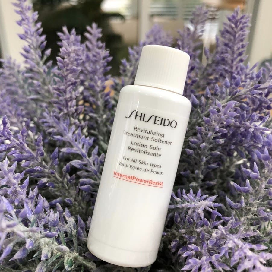 Shiseido Revitalizing Treatment Softener Lotion Soin Revitalisant 18ml โลชั่นเนื้อบางเบาเคลือบปกป้องผิว ให้ผิวยืดหยุ่น ชุ่มชื้น แน่นกระชับ ปราศจากริ้วรอย